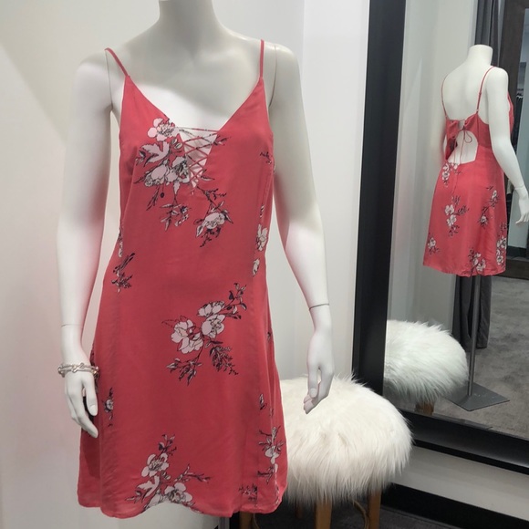 Gentle Fawn Dress - Picture 2 of 5